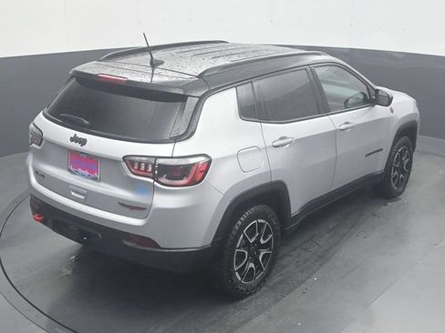 Used 2025 Jeep Compass Trailhawk w/ Trailer Tow Group AWD/4WD image 25