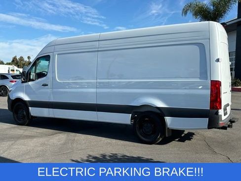 Used 2025 Mercedes-Benz Sprinter 2500 image 5