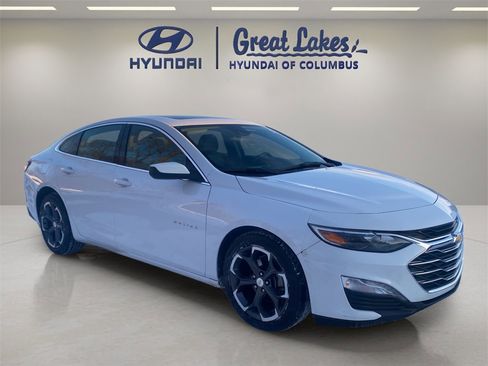 Used 2022 Chevrolet Malibu LT w/ Leather Package image 6