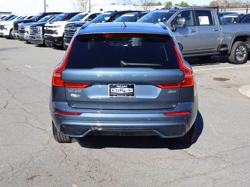 Used 2025 Volvo XC60 B5 Plus image 9