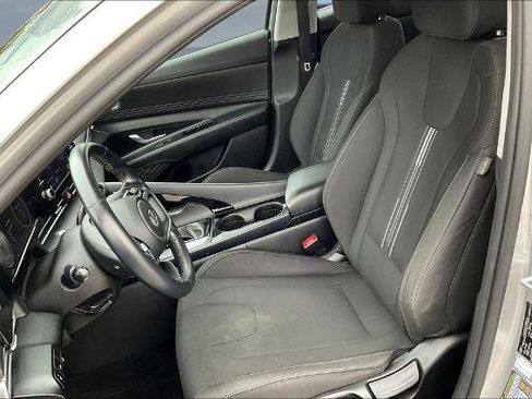 Used 2021 Hyundai Elantra SEL w/ Convenience Package FWD image 20