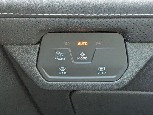 New 2025 Volkswagen Atlas Cross Sport SE image 17