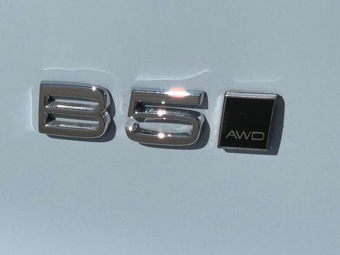New 2026 Volvo XC40 B5 Plus w/ Protection Package Premier AWD/4WD image 9