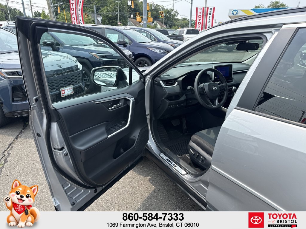 Used 2024 Toyota RAV4 XLE w/ Convenience Package AWD/4WD image 10