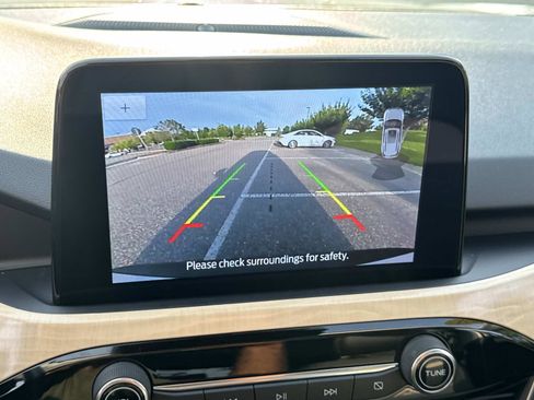 Certified 2021 Ford Escape Titanium w/ Titanium Elite Package image 23