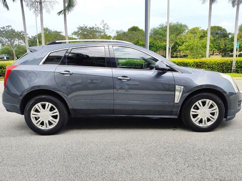 Used 2013 Cadillac SRX Luxury image 4