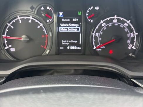 Used 2022 Toyota 4Runner SR5 Premium AWD/4WD image 11