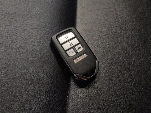 Used 2021 Honda Pilot Touring image 32