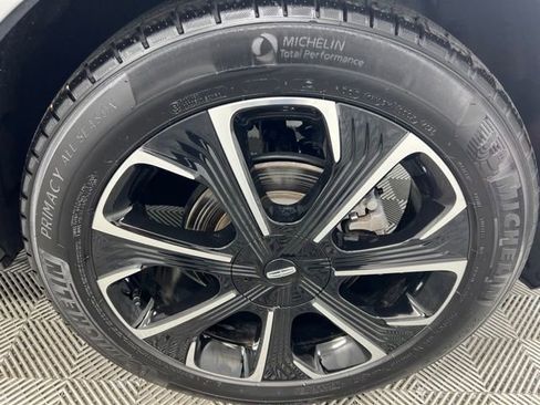 Certified 2024 Lincoln Nautilus Reserve AWD/4WD image 10