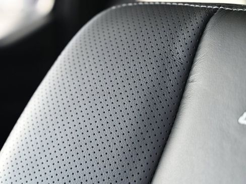 Used 2019 Nissan Frontier PRO-4X image 19