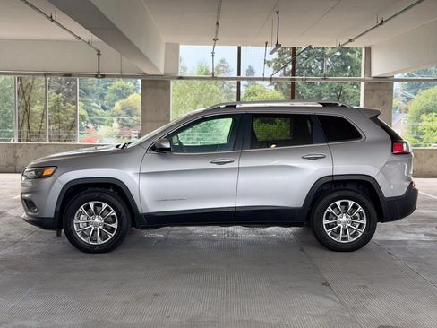 Used 2019 Jeep Cherokee Latitude Plus w/ Comfort/Convenience Group AWD/4WD image 7