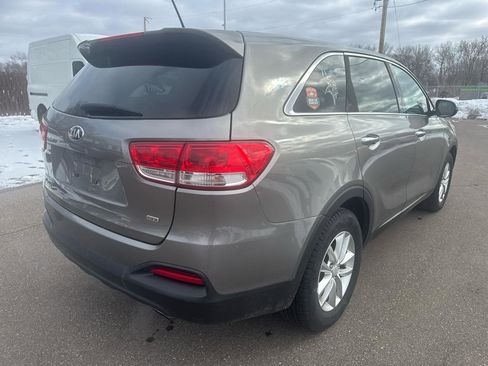 Used 2016 Kia Sorento L image 5