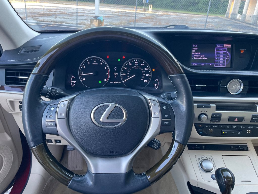 Used 2014 Lexus ES 350 w/ Premium Package FWD image 44