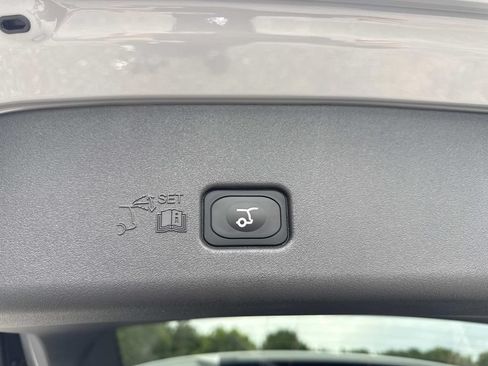 New 2026 Lincoln Nautilus Premier AWD/4WD image 12