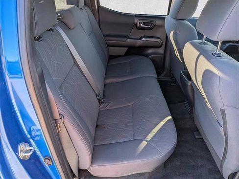 Used 2018 Toyota Tacoma TRD Off-Road AWD/4WD image 21
