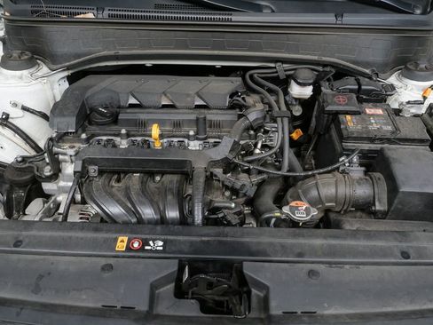 Used 2023 Hyundai Venue SEL image 30