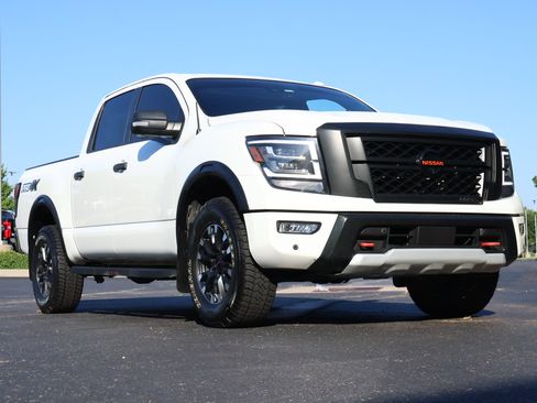 Used 2021 Nissan Titan PRO-4X w/ Pro-4x Convenience Package AWD/4WD image 1