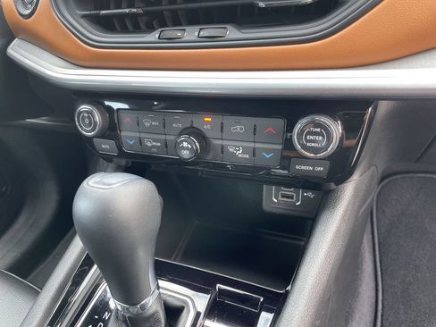 Used 2025 Jeep Compass Limited AWD/4WD image 28