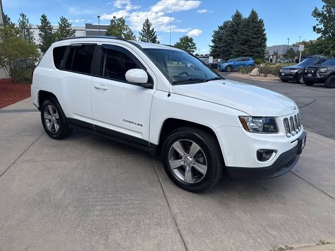 Used 2016 Jeep Compass High Altitude AWD/4WD image 4