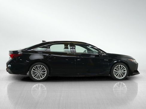 Used 2021 Toyota Avalon Limited w/ Advanced Safety Package FWD image 6