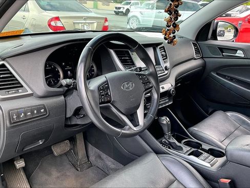 Used 2016 Hyundai Tucson Limited w/ Option Group 03 FWD image 13