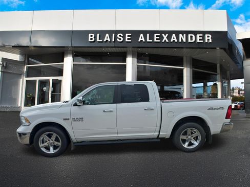 Used 2018 RAM 1500 SLT AWD/4WD image 8