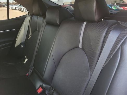 Used 2022 Toyota Camry XSE image 13