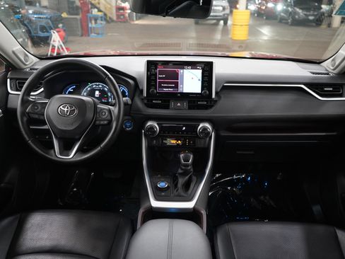 Used 2020 Toyota RAV4 Limited w/ Limited Grade Weather Package AWD/4WD image 11