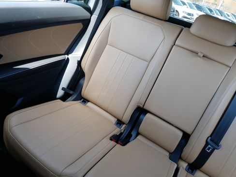 Certified 2022 Volkswagen Tiguan SE R-Line image 12