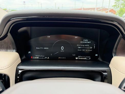 Used 2023 Lincoln Nautilus Reserve AWD/4WD image 10