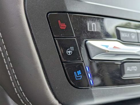 Used 2020 Ford Explorer Platinum w/ Premium Technology Package AWD/4WD image 27