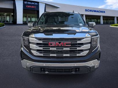 New 2026 GMC Sierra 1500 SLE w/ Preferred Package