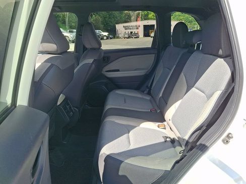 Used 2025 Subaru Forester Premium w/ Convenience Package #2 AWD/4WD image 10