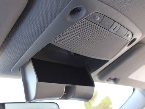 Used 2019 Nissan Rogue Sport S image 36