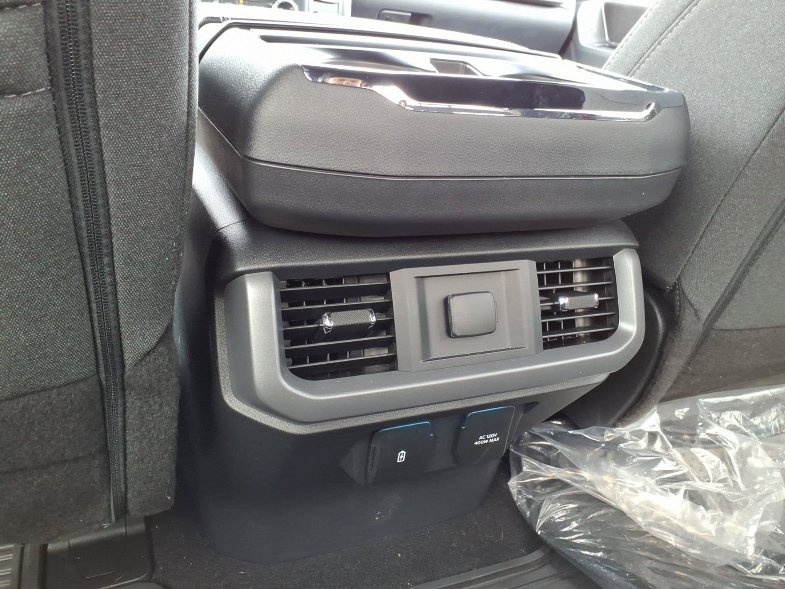 Used 2025 Ford F150 XLT w/ Equipment Group 301A Standard RWD image 11