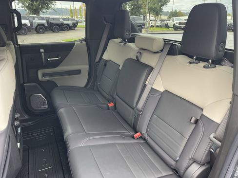 New 2026 GMC Hummer EV 4x4 Crew Cab image 59