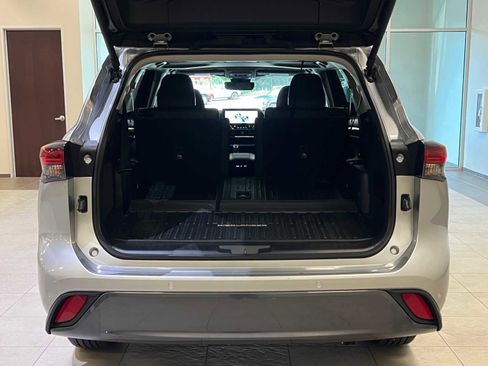 Certified 2025 Toyota Highlander Limited image 31
