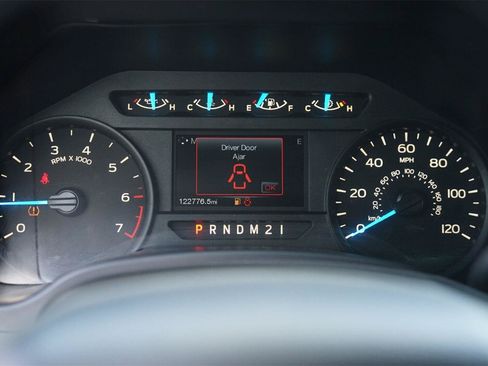 Used 2017 Ford F150 XL w/ Equipment Group 101A Mid RWD image 24