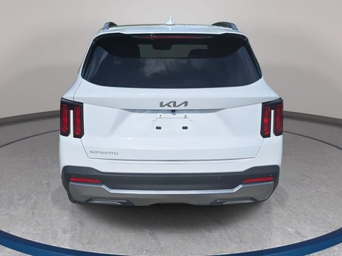 Used 2025 Kia Sorento S w/ Panoramic Sunroof Package FWD image 6