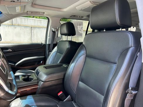 Used 2019 GMC Yukon XL SLT w/ Graphite Performance Edition AWD/4WD image 2