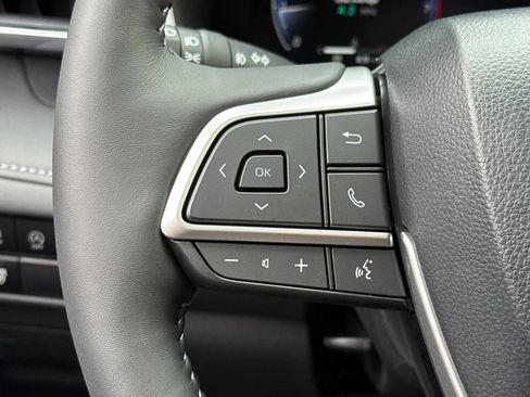 New 2025 Toyota Highlander Limited image 29