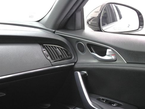 Used 2021 Kia Stinger GT image 52