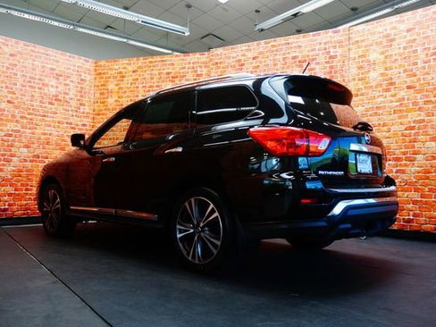 Used 2018 Nissan Pathfinder Platinum AWD/4WD image 5