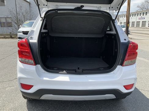 Used 2020 Chevrolet Trax LT w/ LT Convenience Package image 13