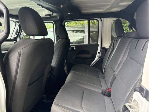 Used 2024 Jeep Wrangler Unlimited Sahara AWD/4WD image 13