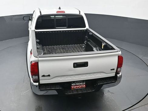 Used 2023 Toyota Tacoma SR5 AWD/4WD image 38