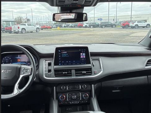 Used 2023 Chevrolet Suburban Z71 w/ Luxury Package image 10