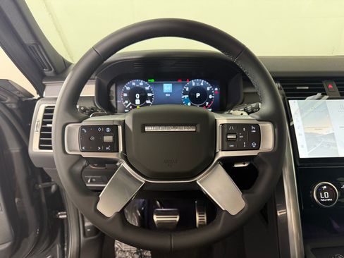 New 2026 Land Rover Discovery Limited Edition AWD/4WD image 10