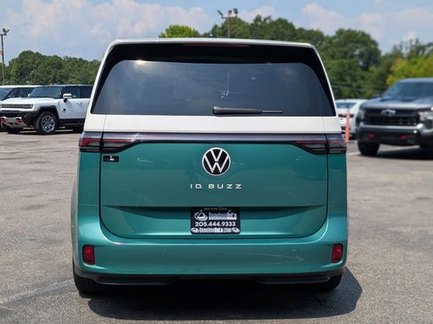 Used 2025 Volkswagen ID. Buzz Pro S Plus RWD image 8