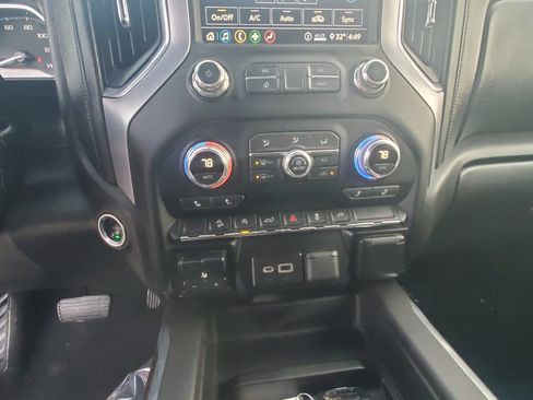 Used 2020 GMC Sierra 1500 Elevation w/ Elevation Value Package image 16